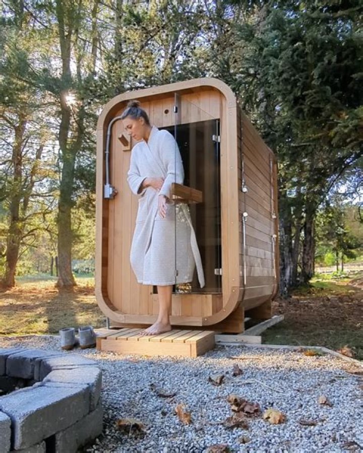 What is a dry sauna good for?